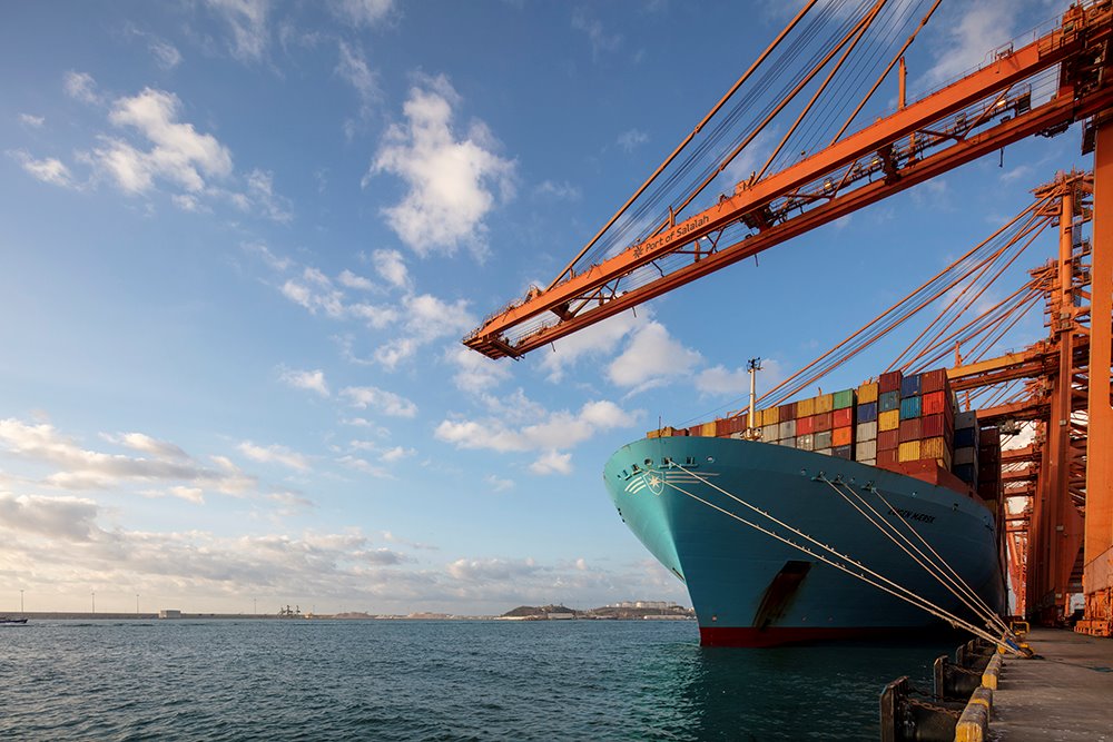 ميناء صلالة يحقق ارتفاع في مناولة الحاويات بنسبة 13 % في النصف الاول من العام الجاري 2 IMG 20200817 WA0014